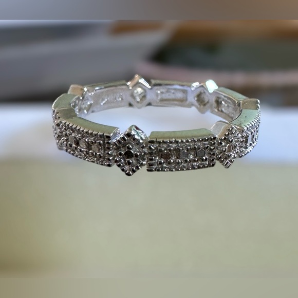 Genuine diamond and 925 silver dainty band ring size 6 - Picture 5 of 15